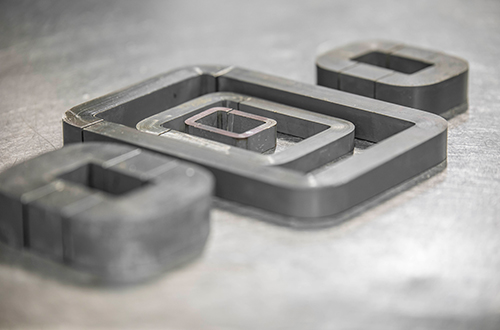 magnetic strip widths on a rectangular tool